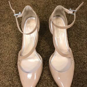 Jessica Simpson pumps